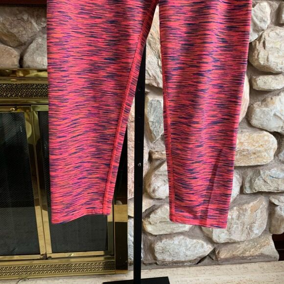 Fabletics capri athletic workout leggings - Picture 5 of 12